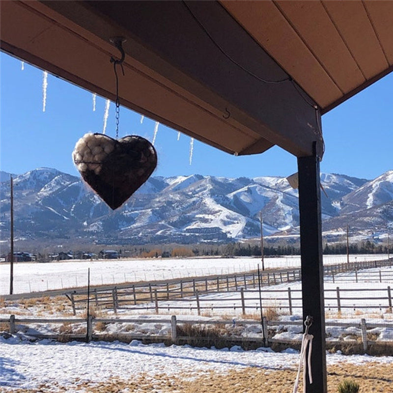 Nid d'oiseau décoratif en forme de cœur