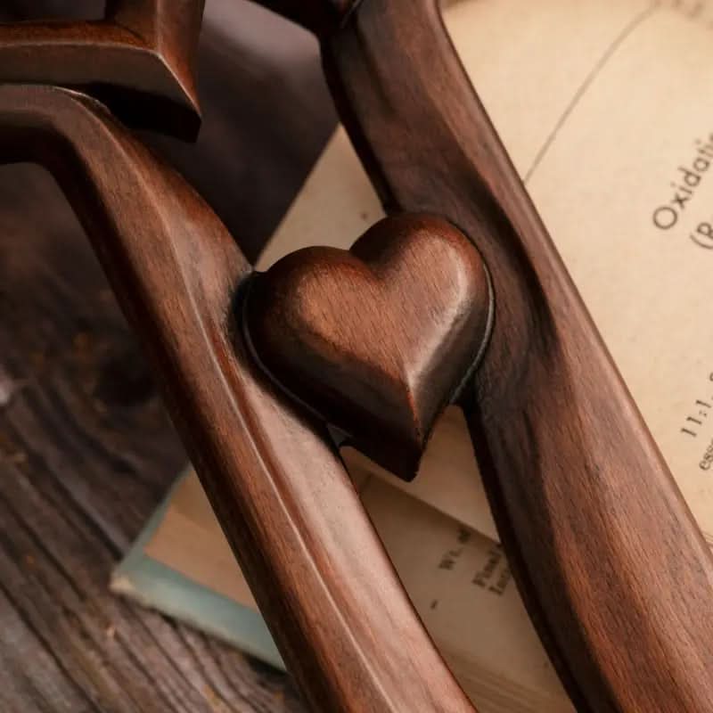 Cadeau de mariage sculpté à la main : Cœurs entrelacés