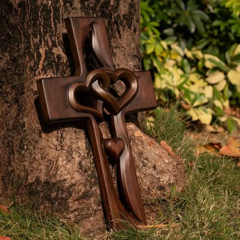 Cadeau de mariage sculpté à la main : Cœurs entrelacés