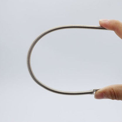 Enfile-cordon à ressort pliable multifonction