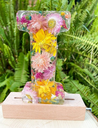 Lettres artisanales en résine florale LED