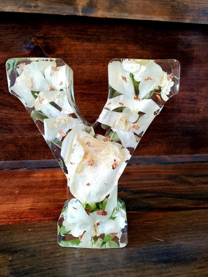 Lettres artisanales en résine florale LED